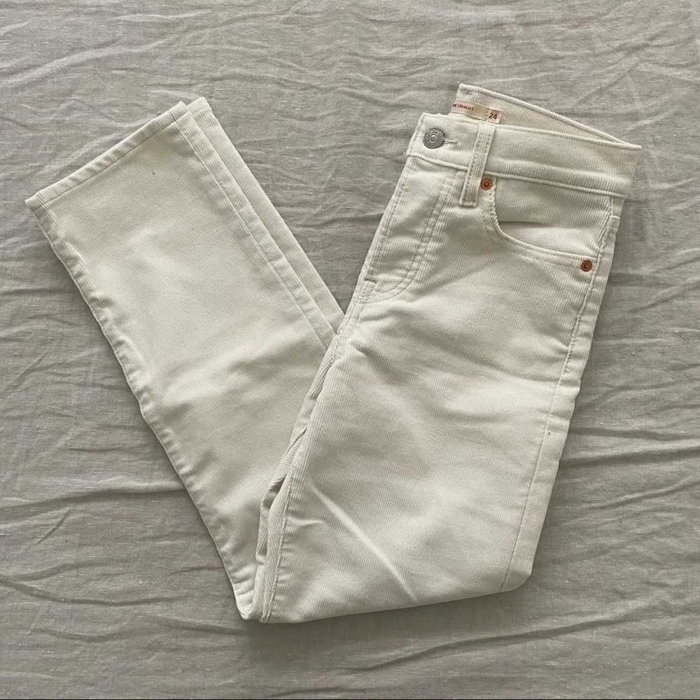 Levi's Cream Wedgie Straight Jeans - Picture 8 of 8